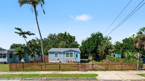 1815 12th St S, St Petersburg, FL, 33705-2516 | Card Image