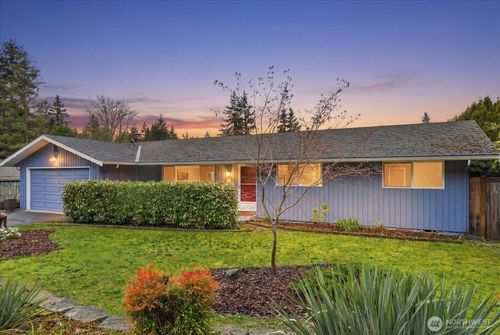 10831 35th Ave Se, Everett, WA, 98208-7537 | Card Image