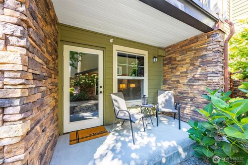 c111-680 32nd St, Bellingham, WA, 98225-6927 | Card Image