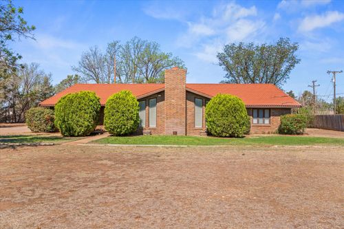 101 Dana Ave, Earth, TX, 79031-2702 | Card Image