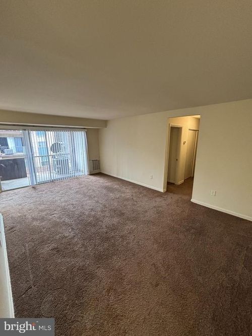 t-3827 Saint Barnabas Rd, SUITLAND, MD, 20746-3227 | Card Image