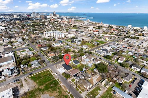 923 Craig St, Corpus Christi, TX, 78404-2023 | Card Image