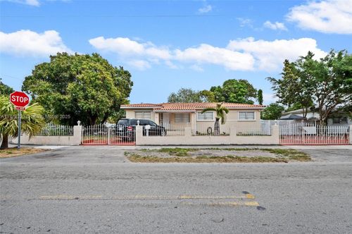 5031 Nw 4th St, Miami, FL, 33126-5107 | Card Image