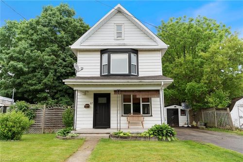 17 Bertha St, Simcoe, ON, N3Y3M6 | Card Image