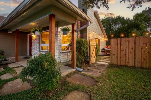 2715 Wilcrest Dr, Austin, TX, 78748-5118 | Card Image