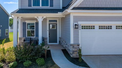 200 Hollythorpe Ln, Fountain Inn, SC, 29644-9505 | Card Image