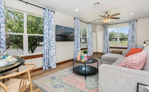 901 Bell St, Fredericksburg, TX, 78624-4707 | Card Image