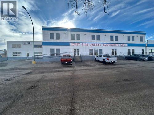 655 14 Street Sw, Medicine Hat, AB, T1A4V5 | Card Image