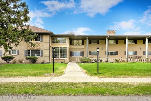 32-2309 Walton Blvd, Rochester Hills, MI, 48309-1463 | Card Image