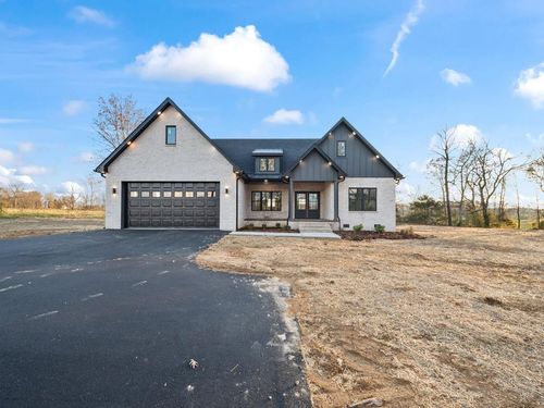 6400 Thomas Twin Oak Rd, Baxter, TN, 38544-4731 | Card Image