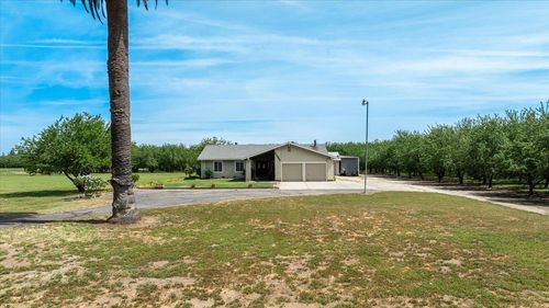 22082 Oleander Ave, Manteca, CA, 95337-9408 | Card Image