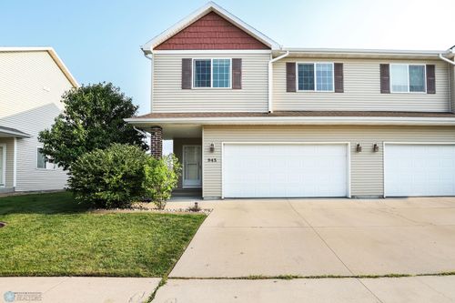 945 31st Ave W, West Fargo, ND, 58078-8265 | Card Image