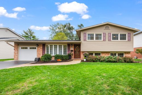 215 W Hintz Rd, Arlington Heights, IL, 60004-2434 | Card Image