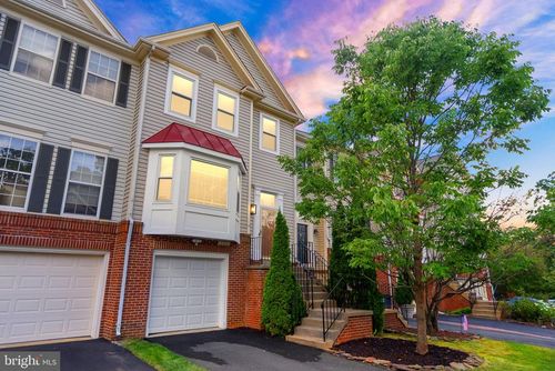 13064 Quartz Ln, CLIFTON, VA, 20124-1003 | Card Image