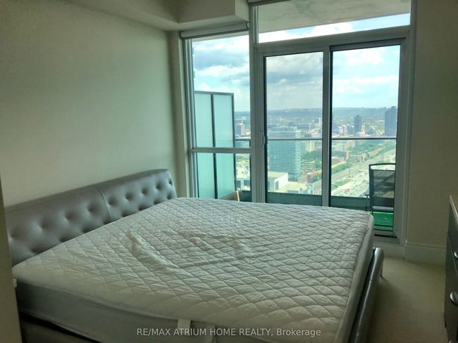 4905 - 33 Bay St, Condo with 3 bedrooms, 2 bathrooms and 1 parking in Toronto ON | Image 11