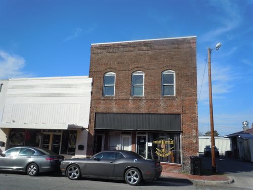 102 W 5th St, Tabor City, NC, 28463-1913 | Card Image