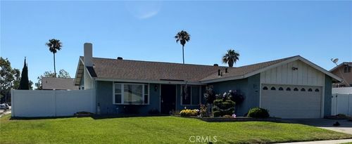 896 N Arrowhead Ave, Rialto, CA, 92376-8747 | Card Image
