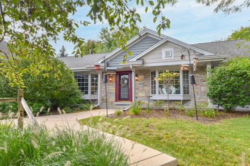1275 Ridge Rd, Waukesha, WI, 53186-1426 | Card Image