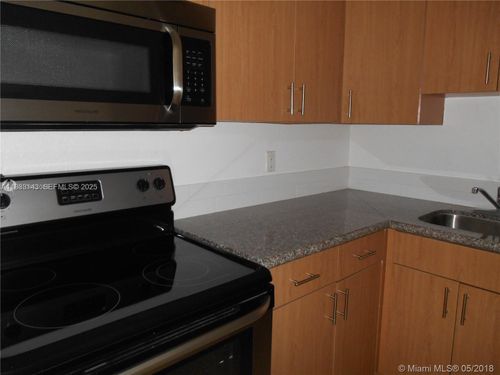 apt-305-5122 Nw 79th Ave, Doral, FL, 33166-4751 | Card Image