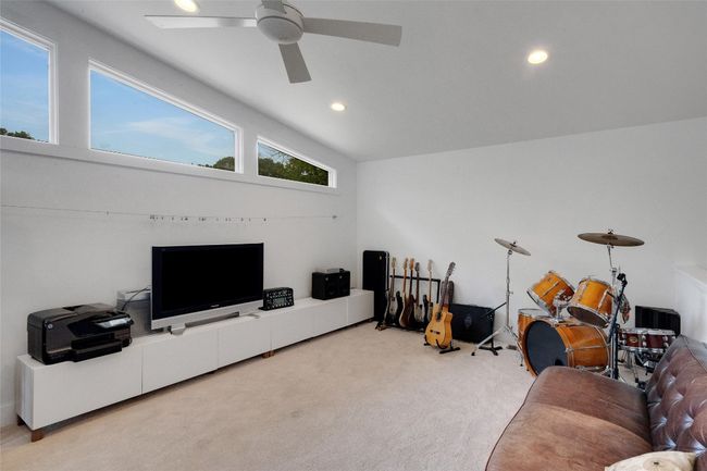 Ensuite lounge/loft above primary bedroom | Image 19