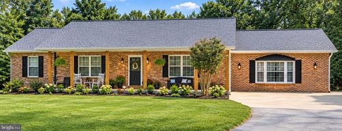 7370 Bullfeather Pl, Hughesville, MD, 20637-2923 | Card Image
