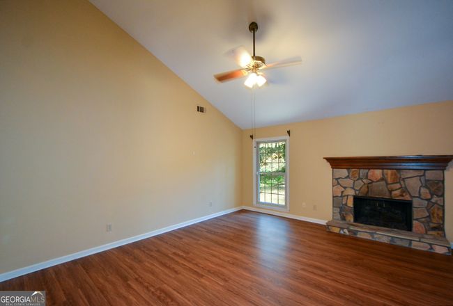 154 Waverly Dr, Condo with 3 bedrooms, 2 bathrooms and null parking in Alpharetta GA | Image 9
