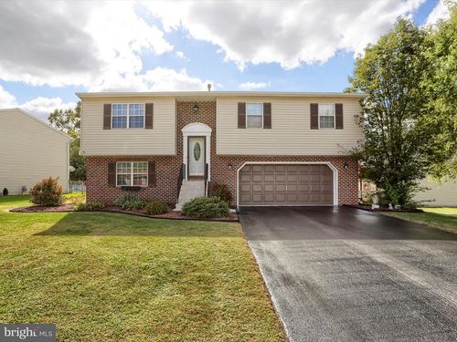 2248 Heather Rd, YORK, PA, 17408-4385 | Card Image
