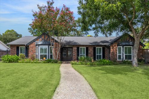 10718 Burgoyne Rd, Houston, TX, 77042-2807 | Card Image