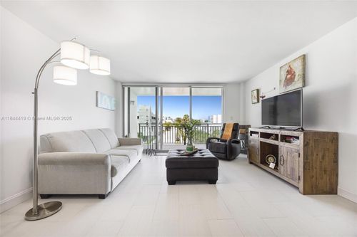 apt-4f-9500 W Bay Harbor Dr, Bay Harbor Islands, FL, 33154-2032 | Card Image