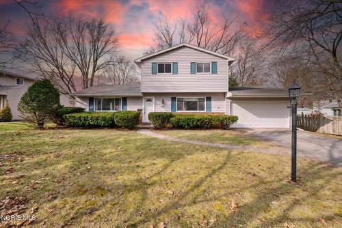 6946 Kinsman Dr, Sylvania, OH, 43560-2868 | Card Image