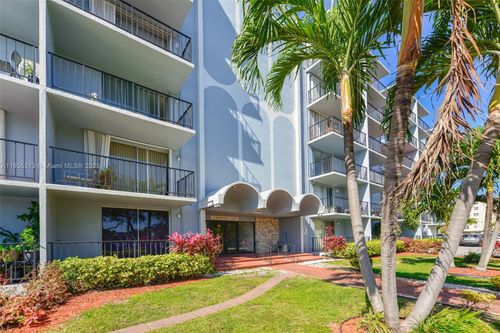 apt-605-12500 Ne 15th Ave, North Miami, FL, 33161-6063 | Card Image