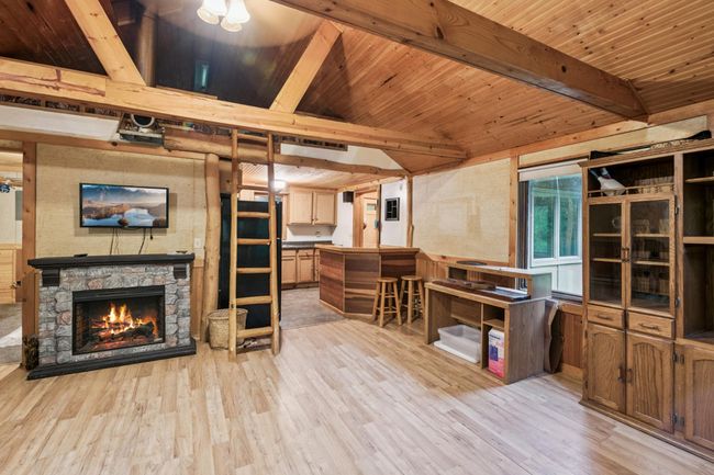 Living Room | Image 7