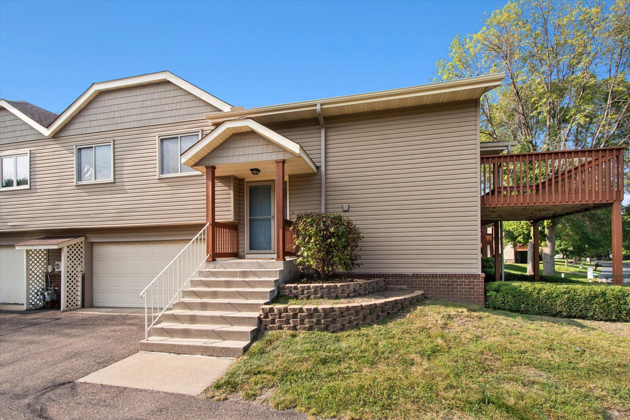 Polaris Ln, Maple Grove, MN 55311