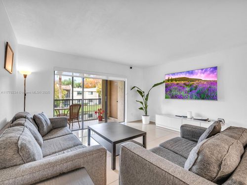 apt-205-398 Lakeview Dr, Weston, FL, 33326-1384 | Card Image