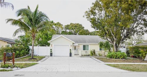7105 Sw 3rd Ct, North Lauderdale, FL, 33068-1404 | Card Image