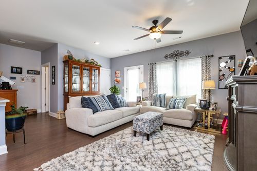 1210 W End Station Dr, Lebanon, TN, 37087-5029 | Card Image