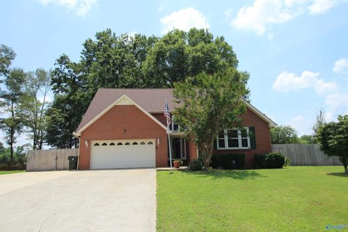 153 Hazelwood Dr, Hazel Green, AL, 35750-8820 | Card Image