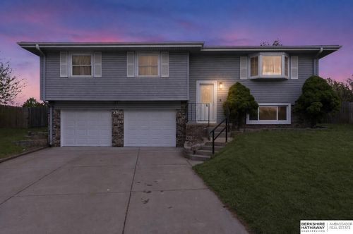 3302 E Dutchman Cir, Bellevue, NE, 68123-3179 | Card Image