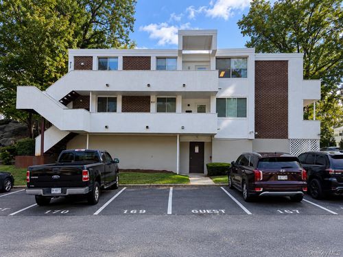 921 Colony Dr, Hartsdale, NY, 10530-1717 | Card Image