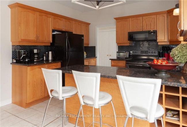 1 - 195 Wilson St W, House other with 2 bedrooms, 4 bathrooms and 2 parking in Ancaster ON | Image 9
