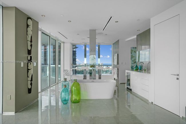 PH1 - 450 Alton Rd, Condo with 6 bedrooms, 7 bathrooms and null parking in Miami Beach FL | Image 37