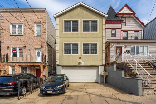 714 17th St, Union City, NJ, 07087 | Card Image