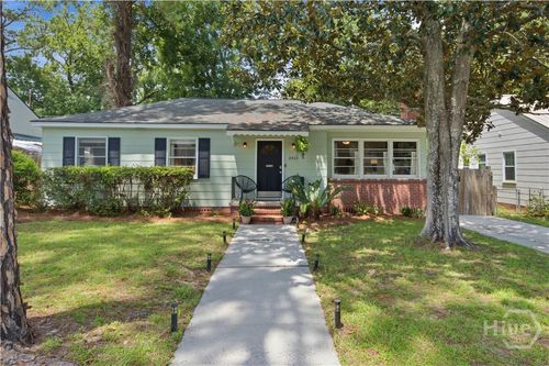 2412 E 40th St, Savannah, GA, 31404-3864 | Card Image