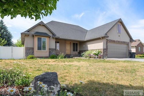 2612 Eastview Dr, Idaho Falls, ID, 83401-3389 | Card Image