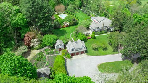 4 Horse Hollow Rd, Locust Valley, NY, 11560-1106 | Card Image