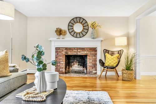 310 Hayward Mill Rd, Concord, MA, 01742-4606 | Card Image