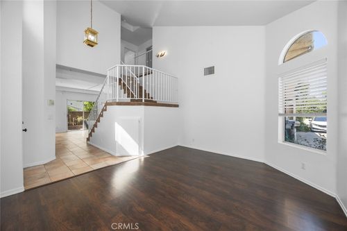 1-7527 Tampa Ave, Reseda, CA, 91335 | Card Image