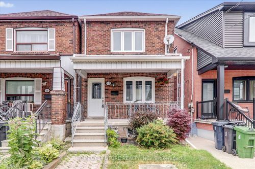 12 Innes Ave, Toronto, ON, M6E1M8 | Card Image