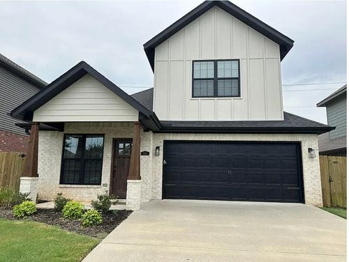 3203 Sw Hillstone Ave, Bentonville, AR, 72713-5626 | Card Image