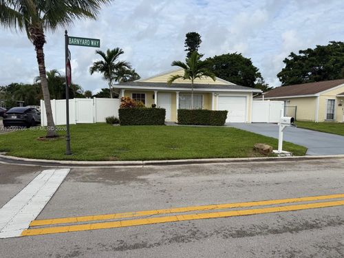 8289 Barnyard Way, Boca Raton, FL, 33433-7623 | Card Image